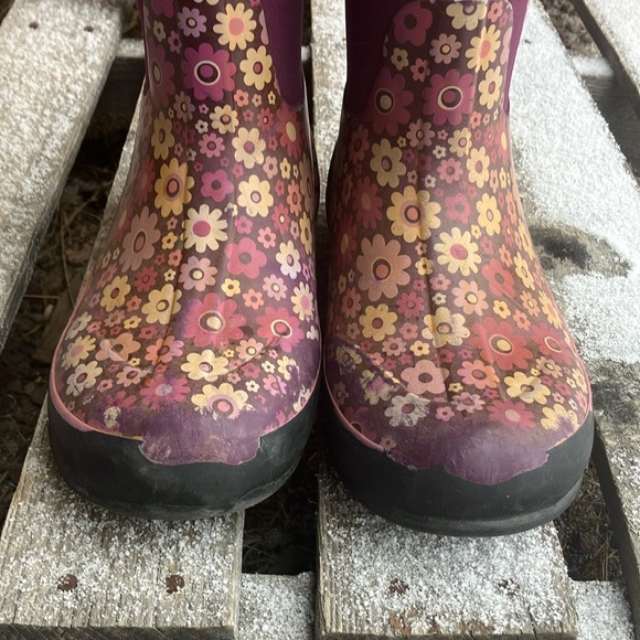 Big Kids Bogs 5 - Picture 9 of 11